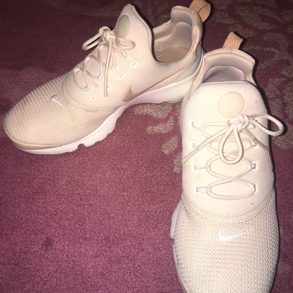 light pink nike presto